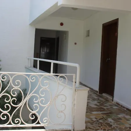 Hotel Bayrakli *